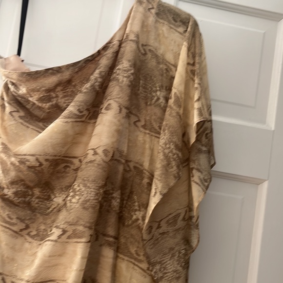 Bebe - Picture 4 of 5